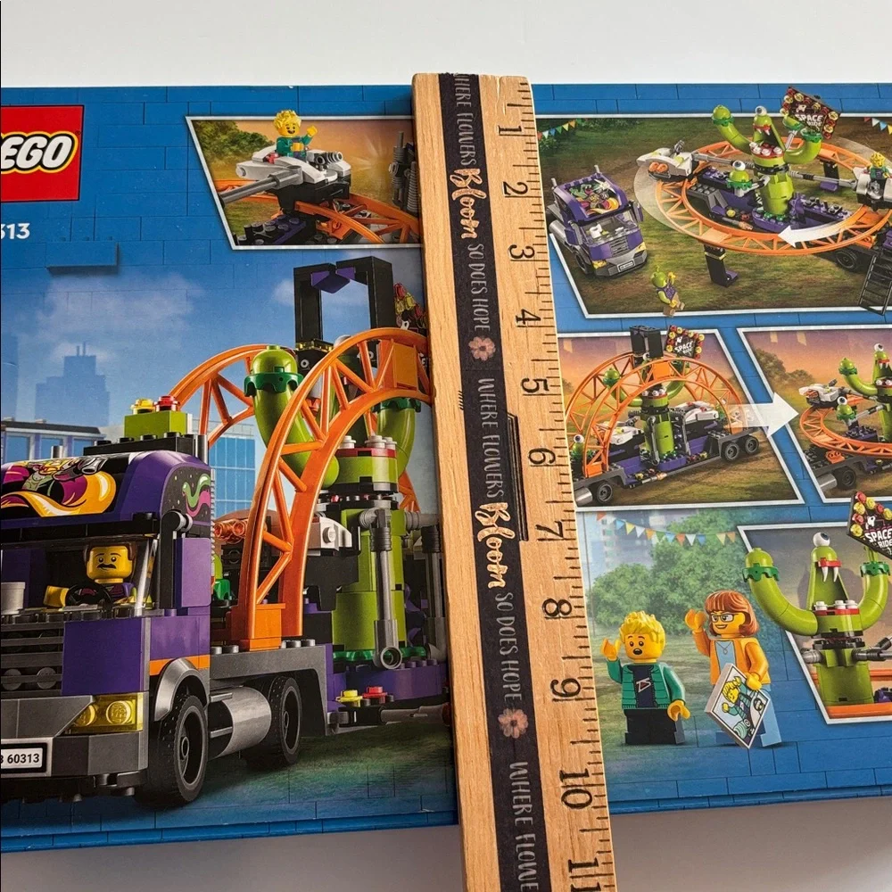 LEGO CITY 60313 Space Ride Amusement Truck LEGO City Space Ride Amusement Truck